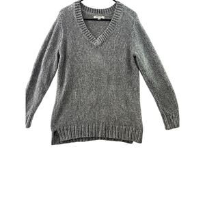 Orvis Gray Chenille V-Neck Pullover Sweater – Size Medium